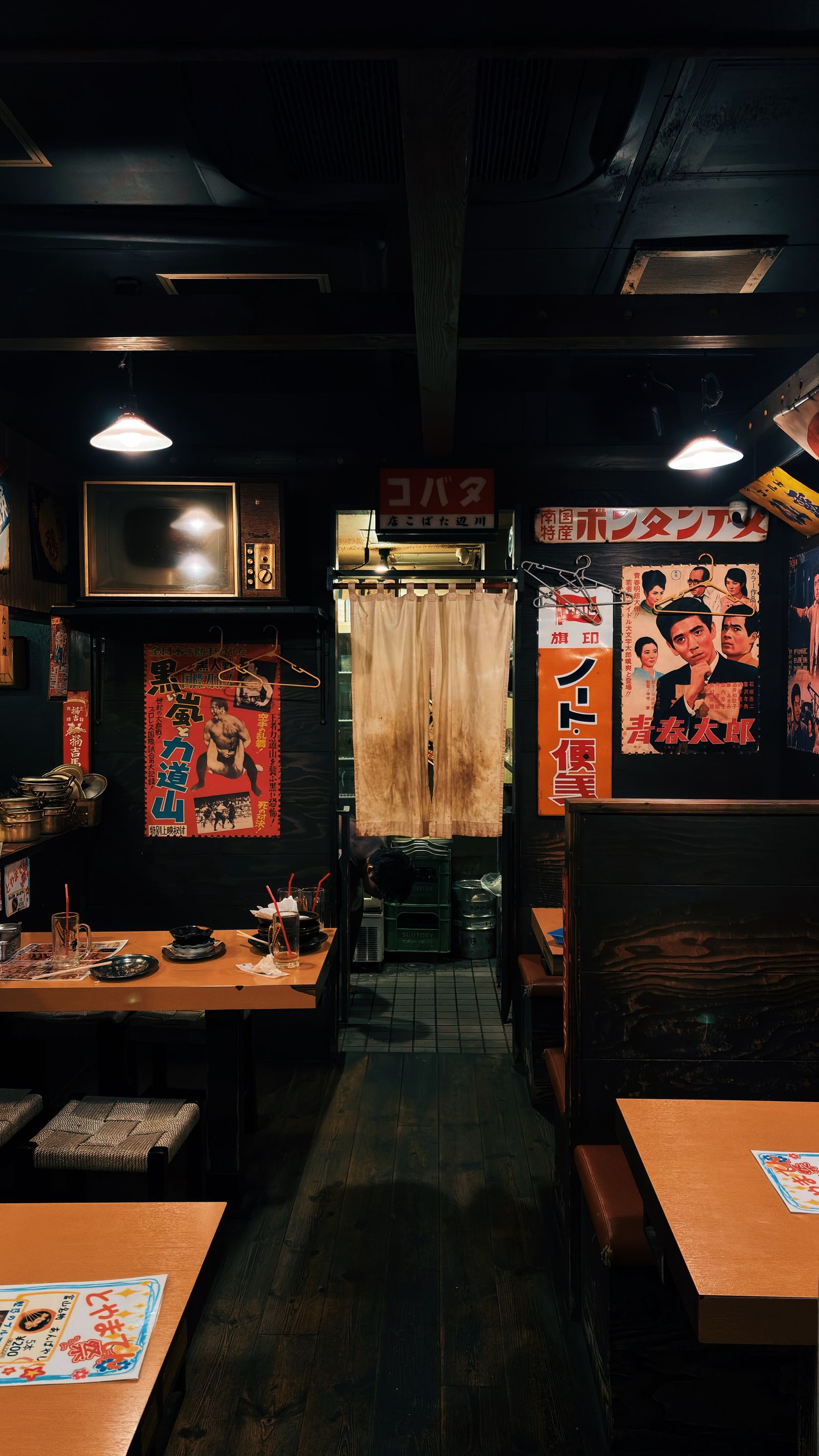 飲食店の店内